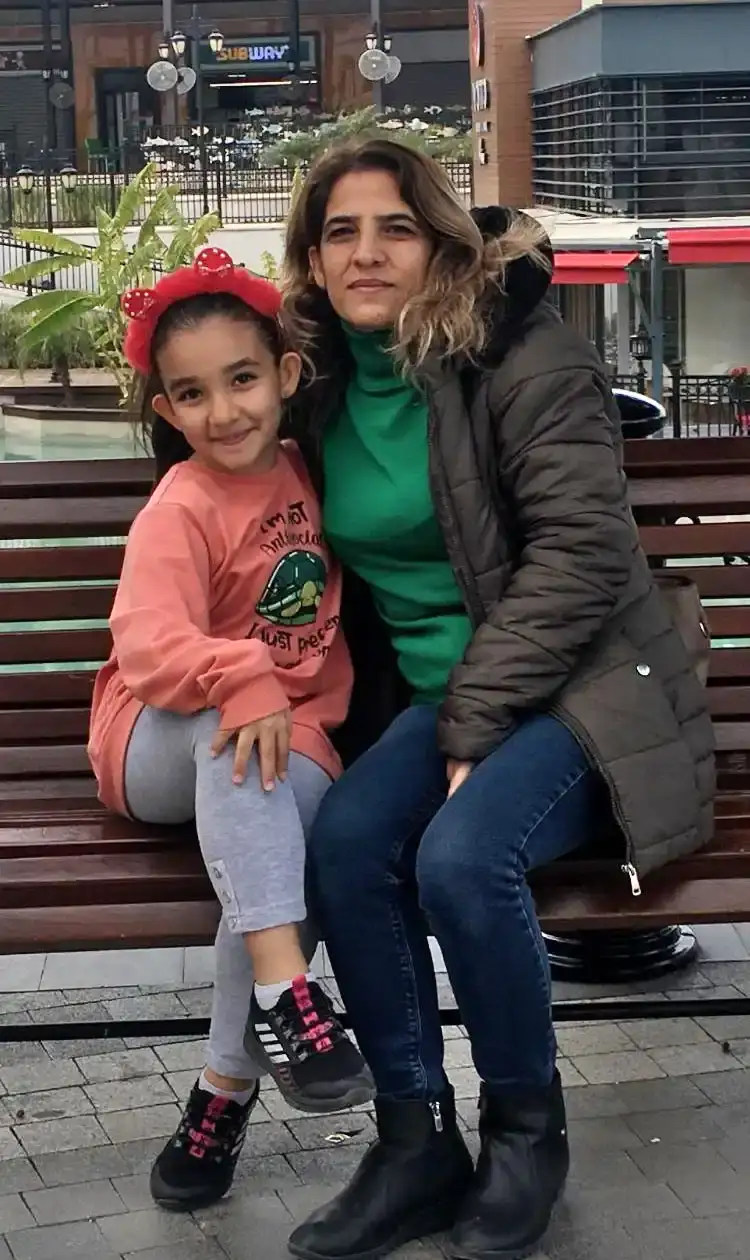 Adıyaman'a Uğurladığı Ailesinden Geriye Sadece Fotoğraflar Kaldı 4